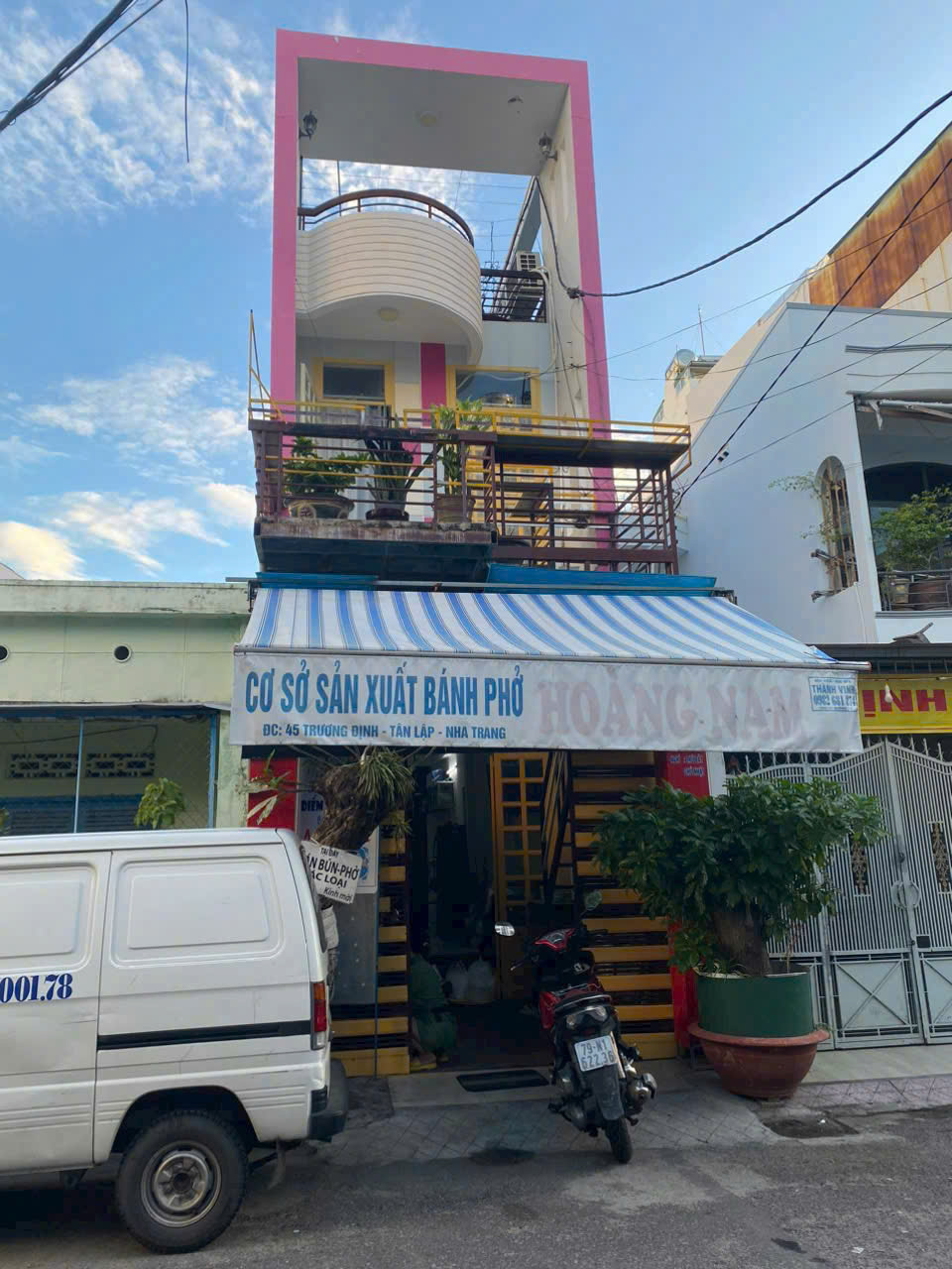 Bán nhà 2 tầng full nội thất mặt tiền đường Trương Định - Vạn Thạnh - Nha Trang - Ảnh chính