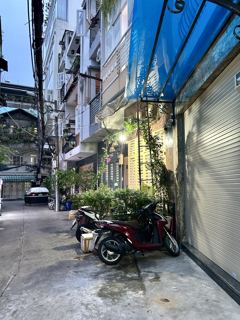 NHÀ ĐẸP 4 TÀNG KHU VÍP ĐƯỜNG SÔ QUẬN 4 -XE HƠI ĐẬU CỬA THOẢI MÁI- KẾ BÊN CÓ CONG VIÊN CÓ HỒ BƠI- RA - Ảnh 1