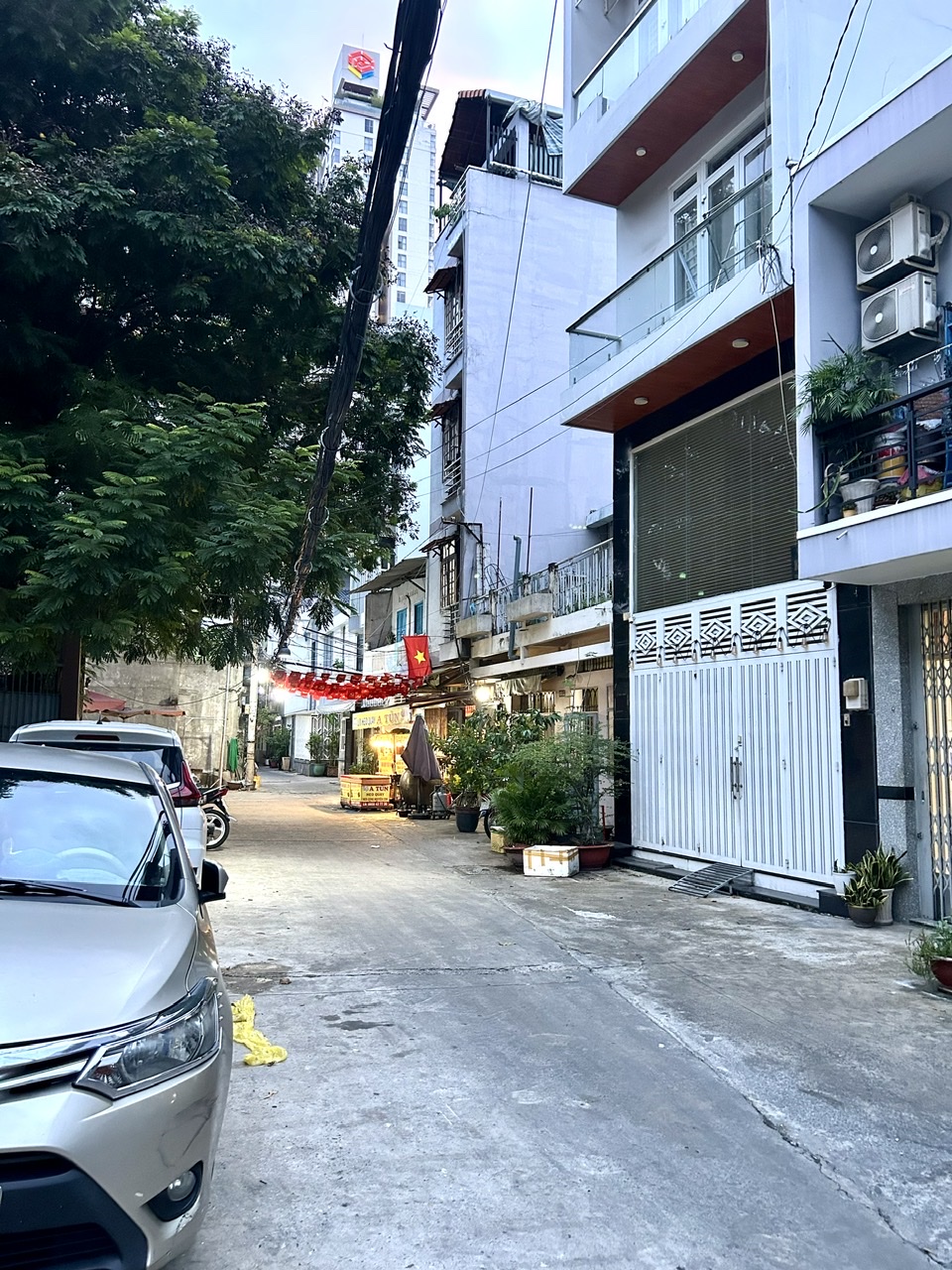 CHÍNH CHỦ BÁN NHÀ MẶT TIỀN XE HƠI ĐẬU CỬA KẾ BÊN TTRUONGWF HỌC VÀ SIÊU THỊ KHU VỰC SIÊU TIỆN - Ảnh 3