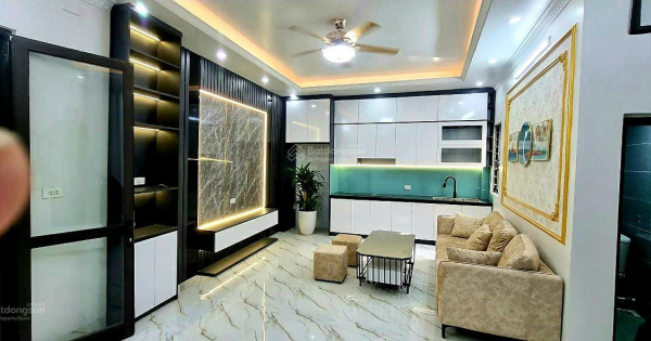 Bán nhà La Thành ngõ thông, 37m2 mặt tiền rộng, 5 tầng giá chỉ 4,4 tỷ rất hiếm - Ảnh chính