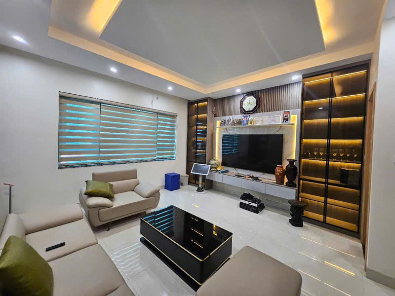 RẤT HIẾM - BÁN NHÀ PHÂN LÔ ĐỖ QUANG 43M2 - 5 TẦNG - 4M MẶT TIỀN - 17.5 TỶ - Ô TÔ VÀO NHÀ - Ảnh chính
