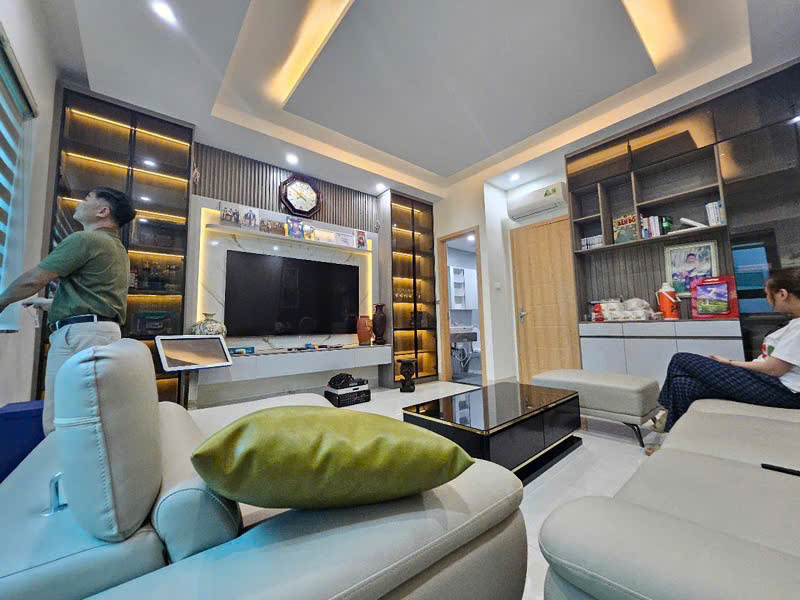 RẤT HIẾM - BÁN NHÀ PHÂN LÔ ĐỖ QUANG 43M2 - 5 TẦNG - 4M MẶT TIỀN - 17.5 TỶ - Ô TÔ VÀO NHÀ - Ảnh 1