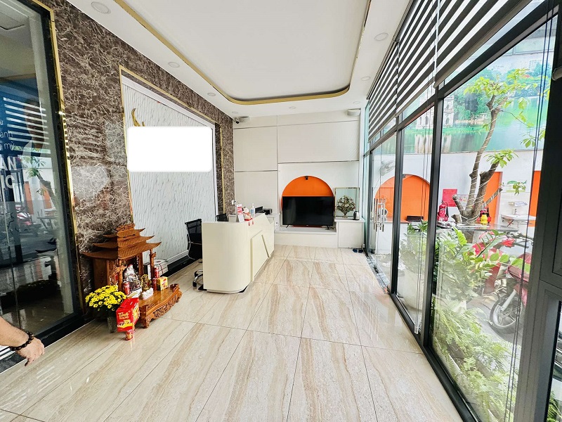 Bán nhà MTKD ngộp bank, hạ chào 10 tỷ, Lý Chính Thắng, P7, Q3, 205m2, 2 tầng, nở hậu. - Ảnh chính