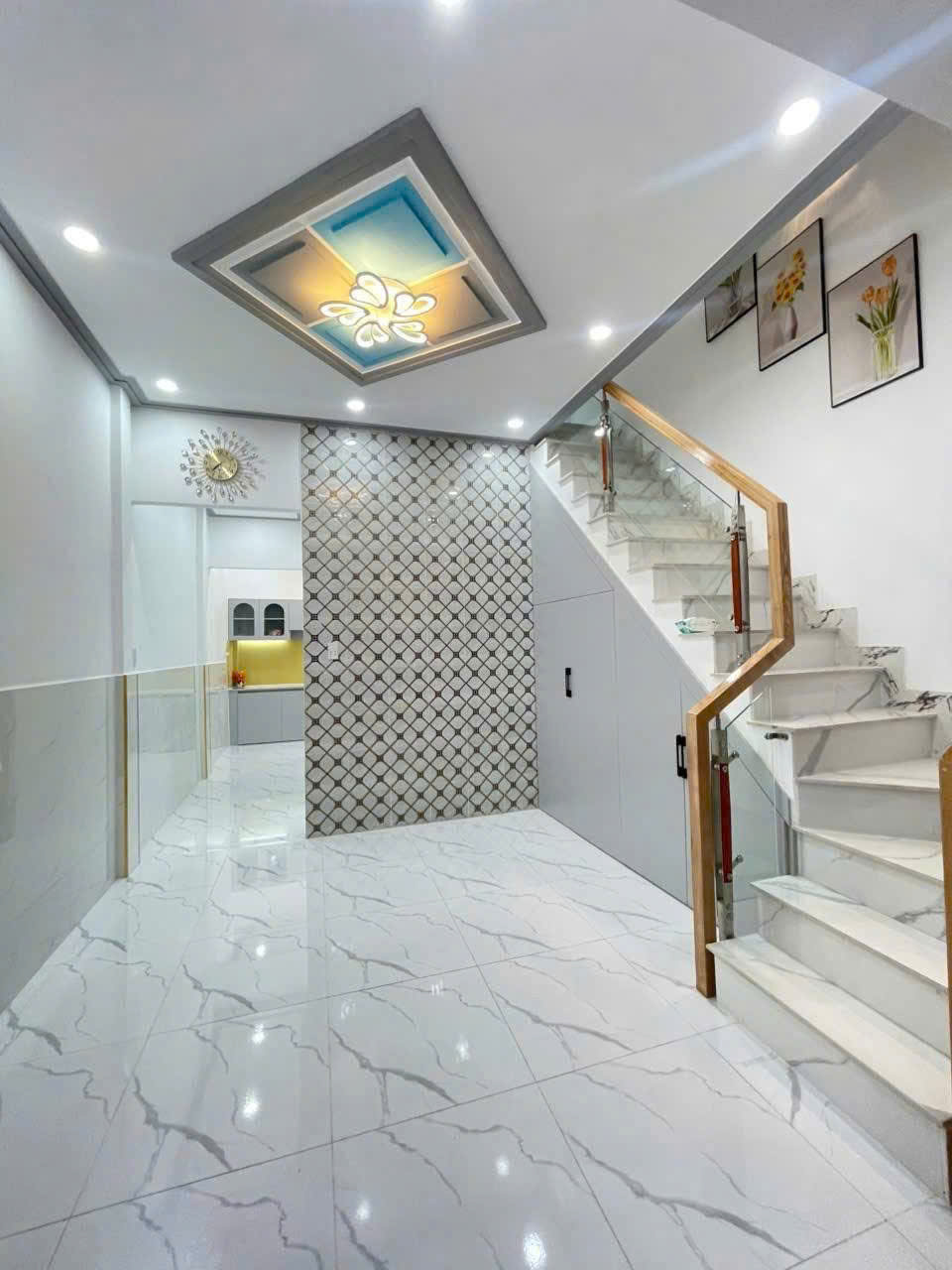 💥 Căn góc Tỉnh Lộ 10, F. BTĐ, Q. Bình Tân<br><br>🏠 DT: 3,7m x 11m (41,5m2), nở hậu lộc 4,05m<br>💒 1 Trệt - Ảnh chính