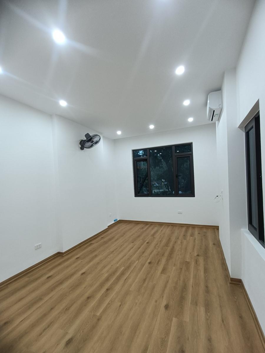 BÁN NHÀ TÂY SƠN ĐỐNG ĐA, Ô TÔ ĐỖ CỬA, NGÕ THÔNG, LÔ GÓC 3 MẶT THOÁNG, FULL NỘI THẤT 30M2, 4 TẦNG, 7,4 TỶ - Ảnh 1