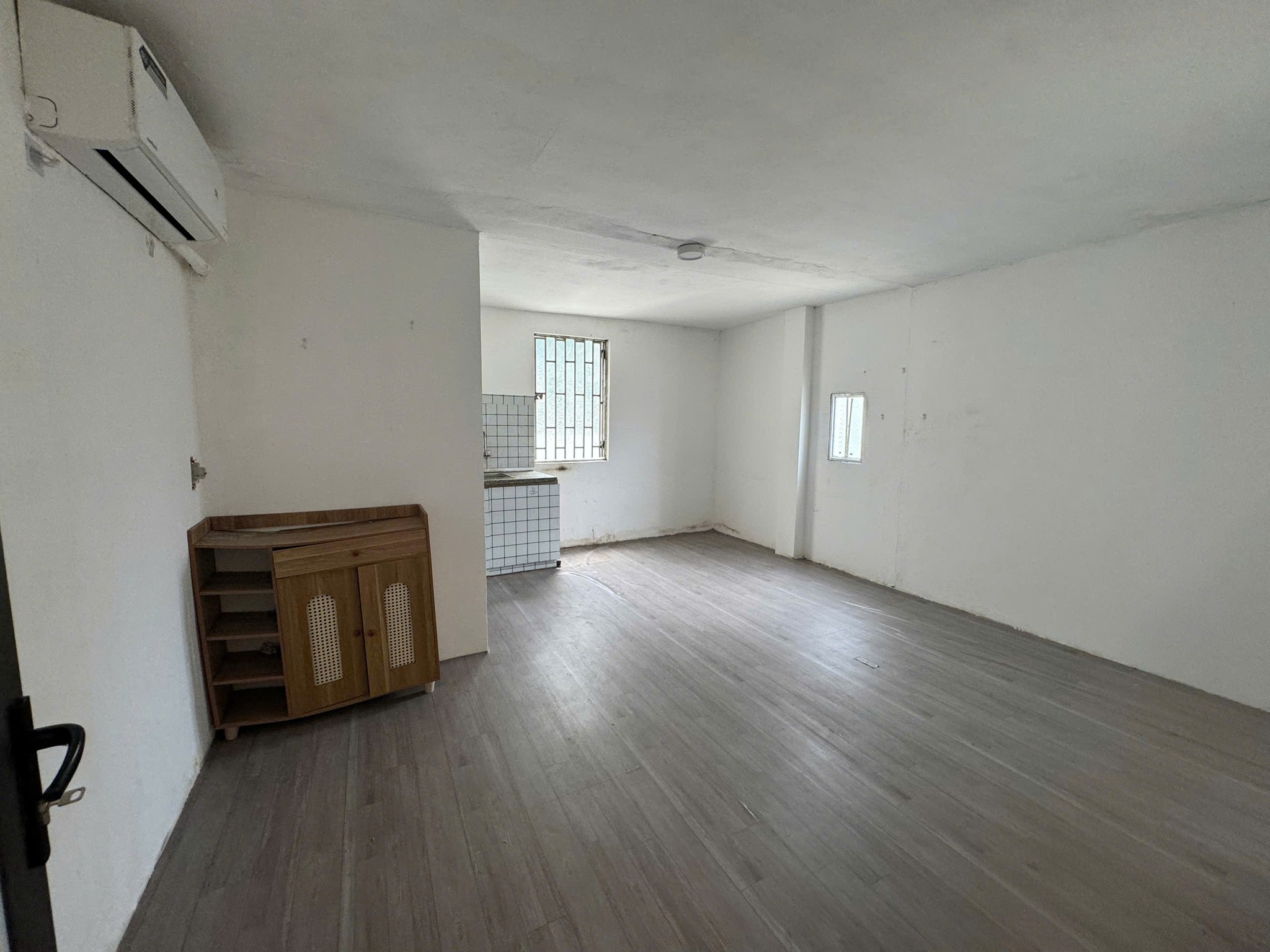 Cho thuê nhà làm CHDV - KD  Lê Thanh Nghị, Hai Bà Trưng 80m x 6T, 13 NGỦ, 12VS giá 30tr - Ảnh 1