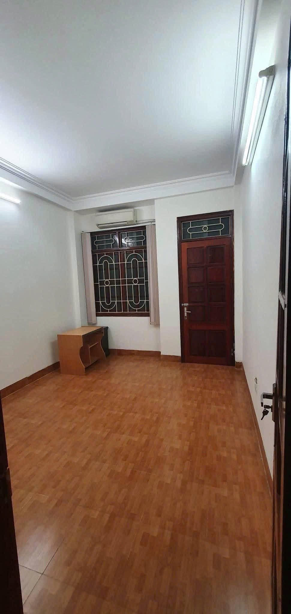 Cho thuê nhà ở, CHDV ngõ Chính Kinh, Thanh Xuân 30m x 5T giá 12.5tr, cho cải tạo nhà - Ảnh 2