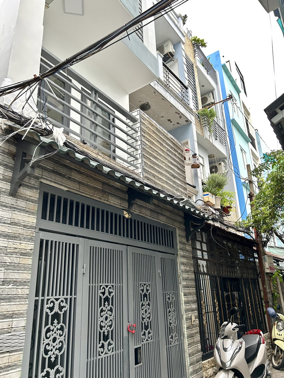 BÁN NHÀ 3 TẦNG, 3 PN, 3 WC, 30M2, QUẬN 4, GIÁ 4.95TỶ - VỊ TRÍ VÀNG, SỔ HỒNG CHÍNH CHỦ - Ảnh 1