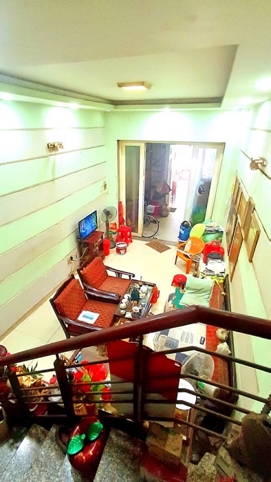 BÁN NHÀ MẶT TIỀN ĐƯỜNG XÓM CHIẾU - KHU VỰC KINH DOANH SẦM UẤT- GẦN TRƯỜNG HỌC, GẦN CHỢ THÔNG RA - Ảnh 2