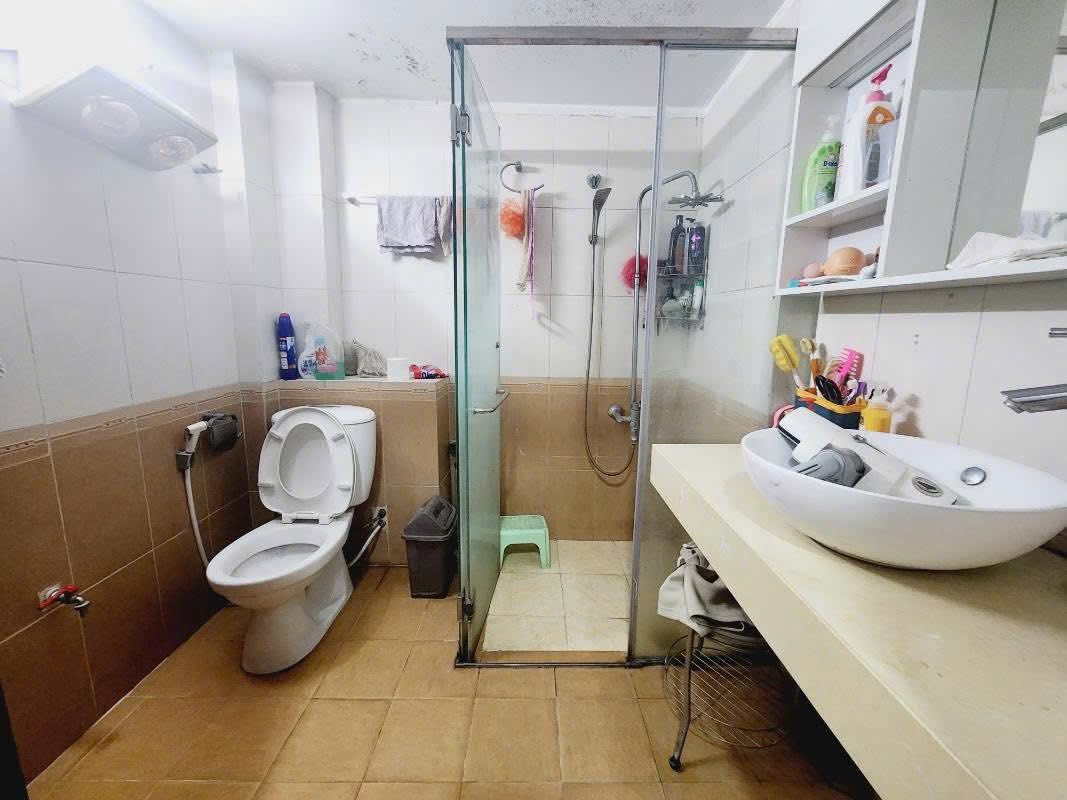 Siêu Hiếm-Nhà Lô Góc Phố Trung Kính 53/60m x 4 Tầng, MT 5.7m 18.9 Tỷ, Ô tô đỗ cửa - Ảnh 4