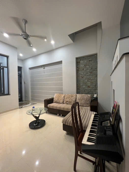 OTO NGỦ TRONG NHÀ, GIÁP BÌNH THẠNH- GIÁP PHẠM VĂN ĐỒNG- KHU DÂN CƯ SẦM UẤT - Ảnh 2