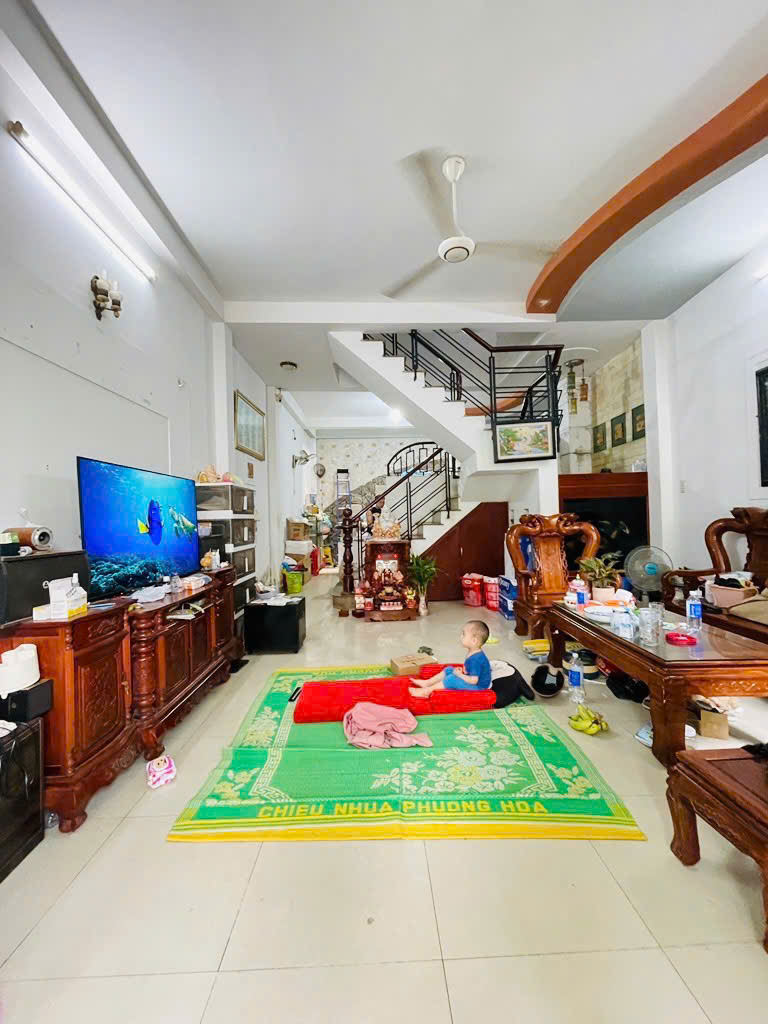 Bán nhà nở hậu 6m, 4 phòng ngủ, sân để ô tô, hẻm xe tải Phạm Văn Chiêu, giá chỉ hơn 7 tỷ - Ảnh 1