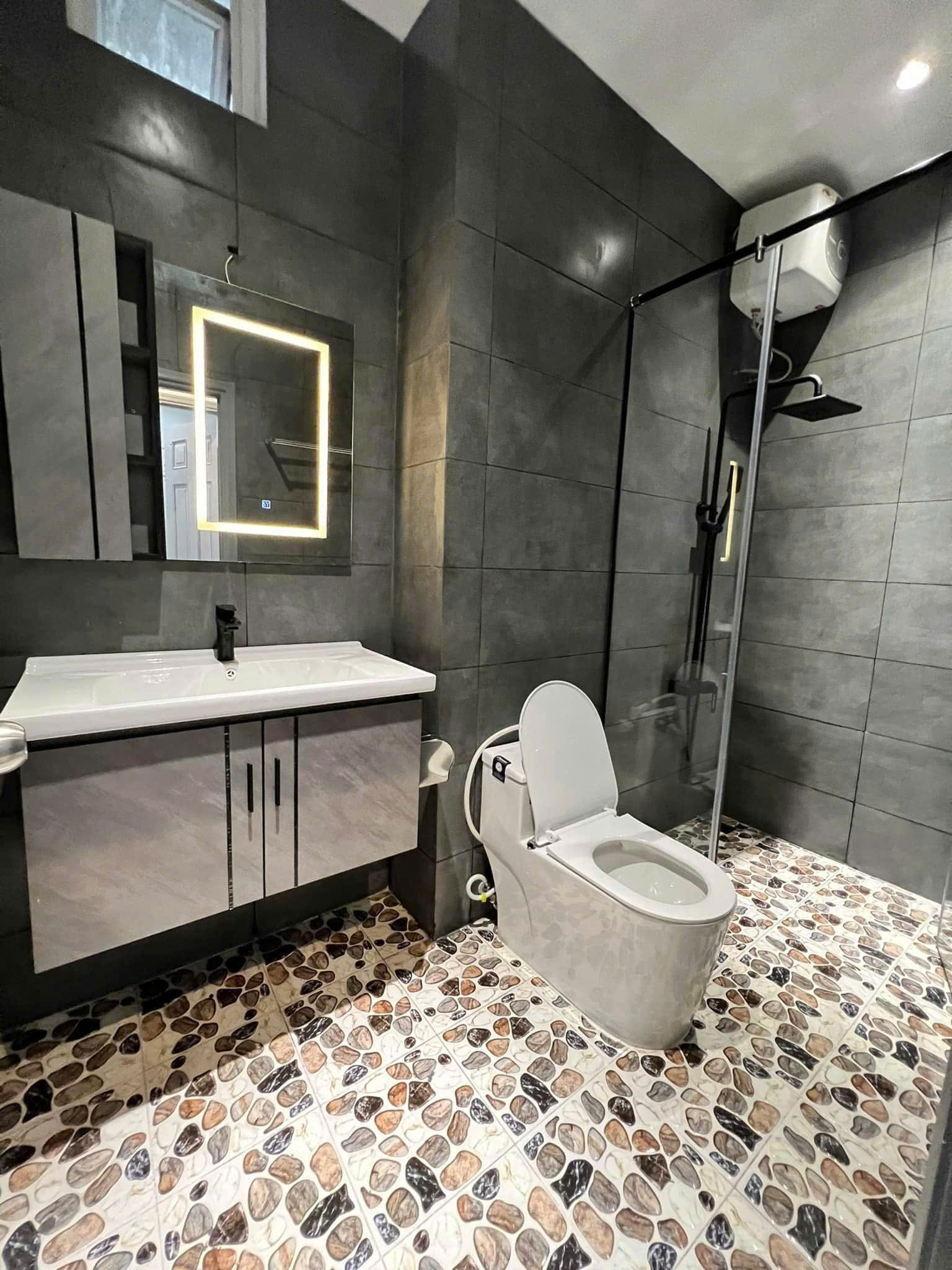 Căn hộ 3PN - 127m2 - Giá 4.8 tỷ - Đủ nội thất - Phạm Hữu Lầu - Quận 7 - Ảnh 2