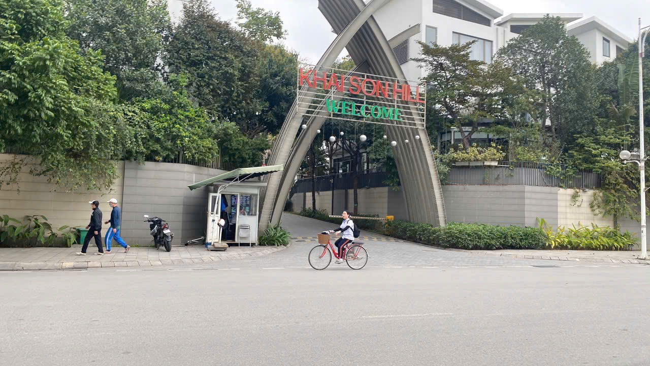 NHÀ ĐẸP DÂN XÂY PHỐ GIA THƯỢNG 50M, 6T, MT5M, SÁT PHỐ, GARA, Ô TÔ, THANG MÁY. - Ảnh 1