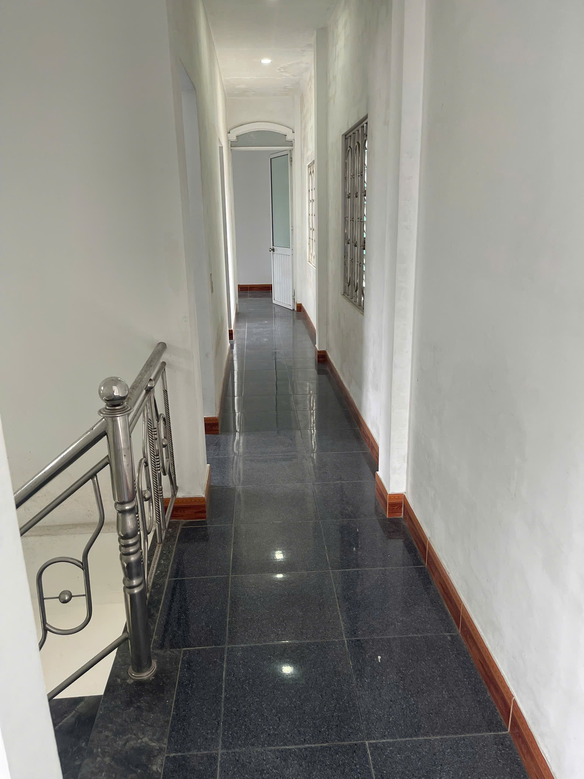 BÁN NHÀ - Mặt tiền 139m2, 4 phòng ngủ, đường tăng bạt hổ, quận phú xuân - Ảnh 2