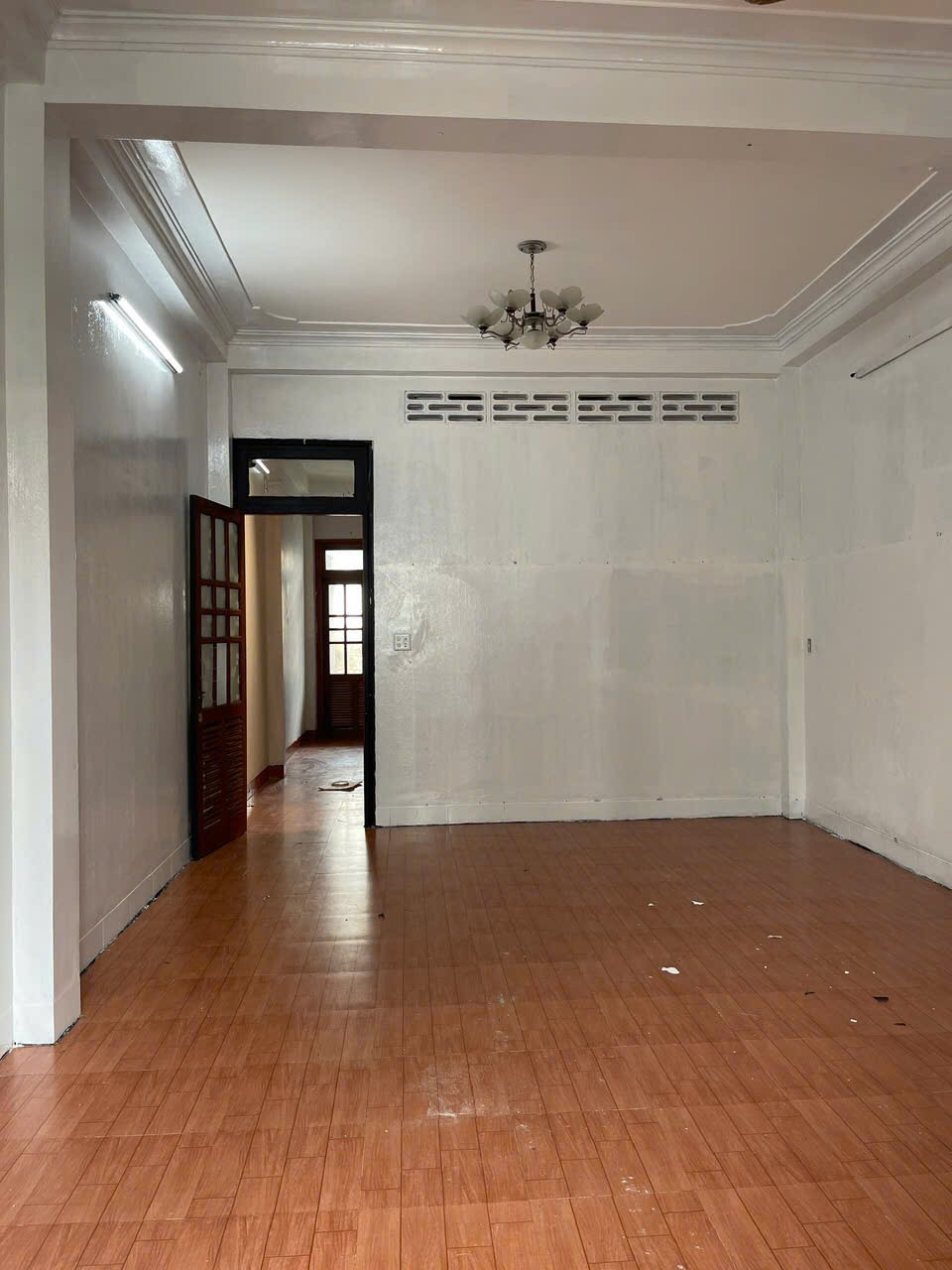 NHÀ ĐẸP – GIÁ TỐT  – CẦN BÁN  CĂN NHÀ 3 TẦNG TẠI Hẻm 275 Lê Duẩn, phường 7, tp Tuy Hoà, Phú Yên - Ảnh 2