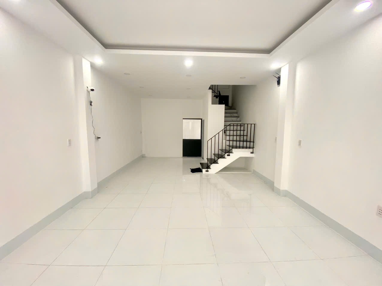 Bán nhà 3 tầng, 52m², 3PN, 3WC, Q.9, 4.75  tỷ, sổ hồng - Ảnh 2