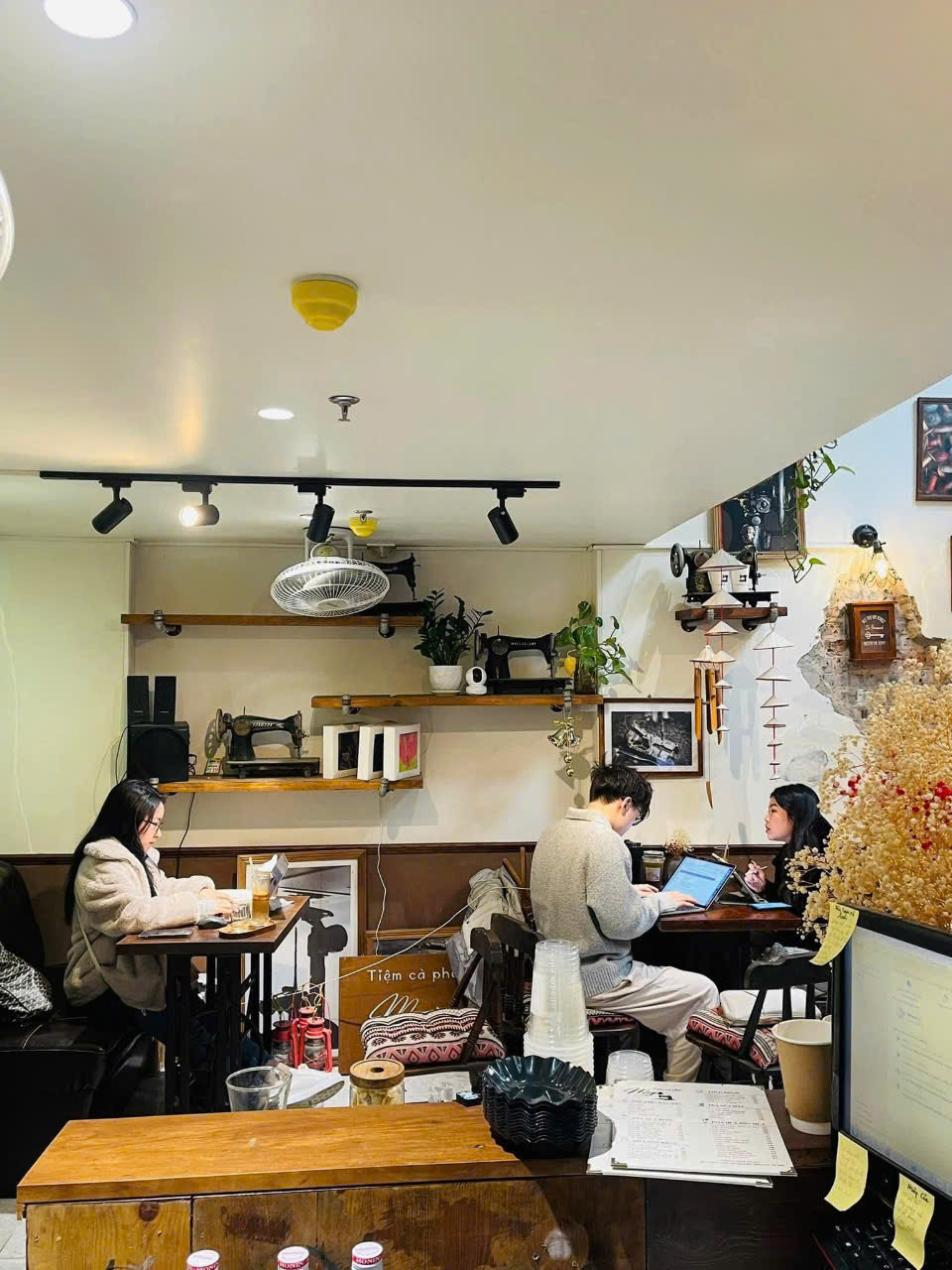 Sang nhượng hoặc thanh lý toàn bộ quán cafe tại số 2 ngủ 71 Trần Quang Diệu cạnh Mộc Cafe do không - Ảnh 2