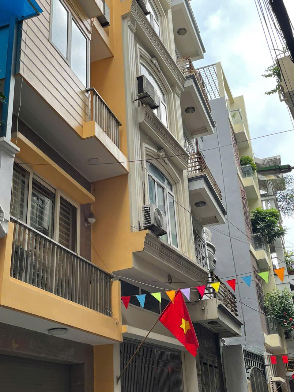 Tài chính 18 tỷ mà tậu được căn nhà mặt ngõ, ô tô tránh, gần trường tốt,  Em Hà có căn này dành - Ảnh 1