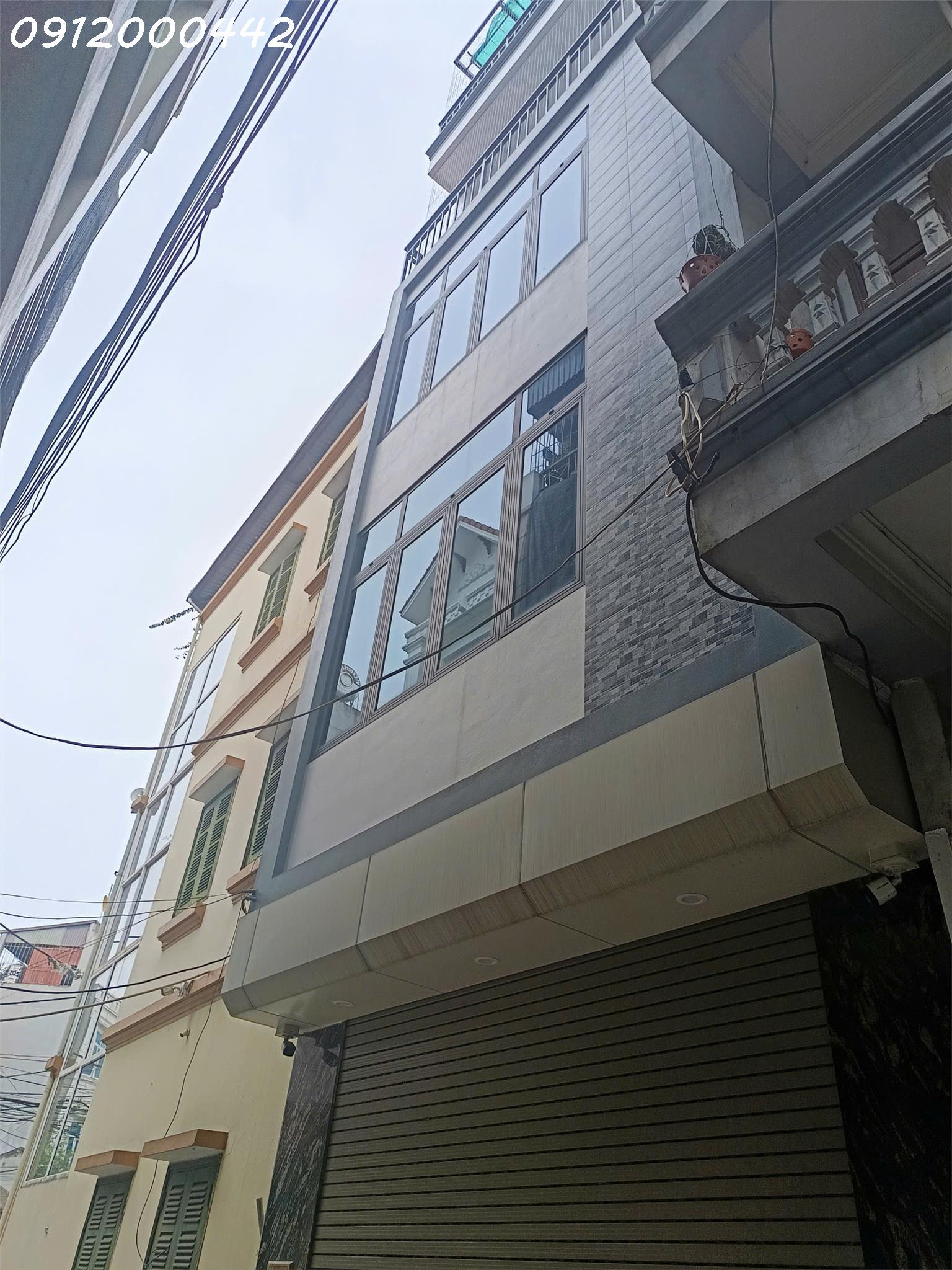 BÁC TÔI CẦN BÁN NHÀ ĐƯỜNG  CẦU GIẤY - Diện tích 27/33m2 xây 4 tầng mặt tiền 4m .BÁN 5.050 tỷ KHU - Ảnh 1