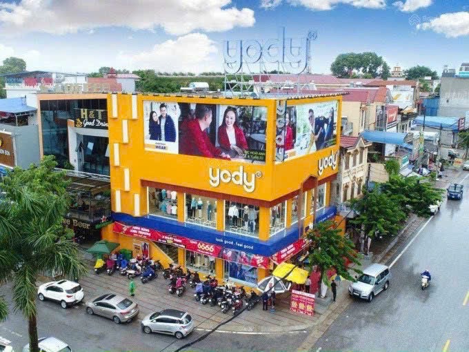 Bán nhà MẶT TIỀN Phổ Quang, P9, PN. DT 9.5x18m - 3 lầu - HĐT 120tr/th - căn góc 2MT - Ảnh chính