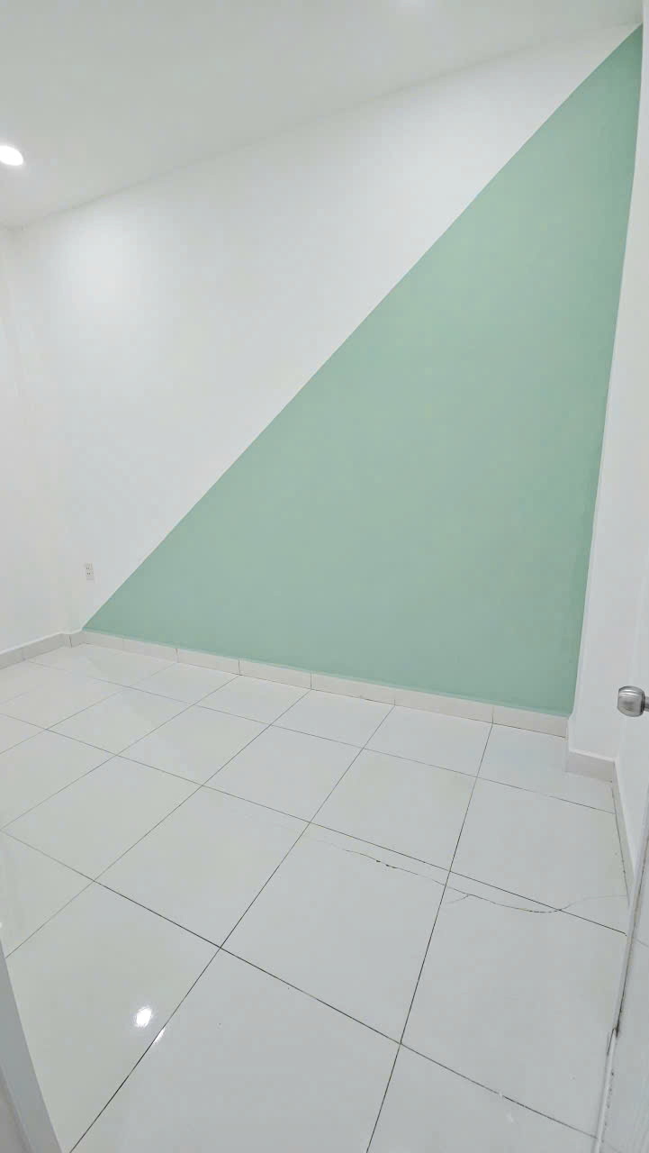 Nhà 2 tầng mới, nở hậu sát hẻm ôtô P10.Q8. Giá 2,78 tỷ bớt lộc - Ảnh 2