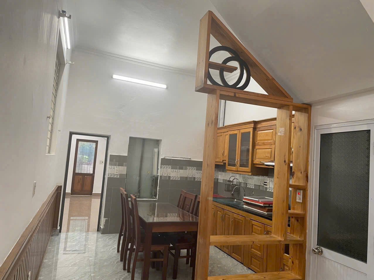 Bán nhà 2 tầng ngõ phố Trương Mỹ, ph Lê Thanh Nghị, TP HD, 96.6m2, căn góc, 2 ngủ, gara - Ảnh 2