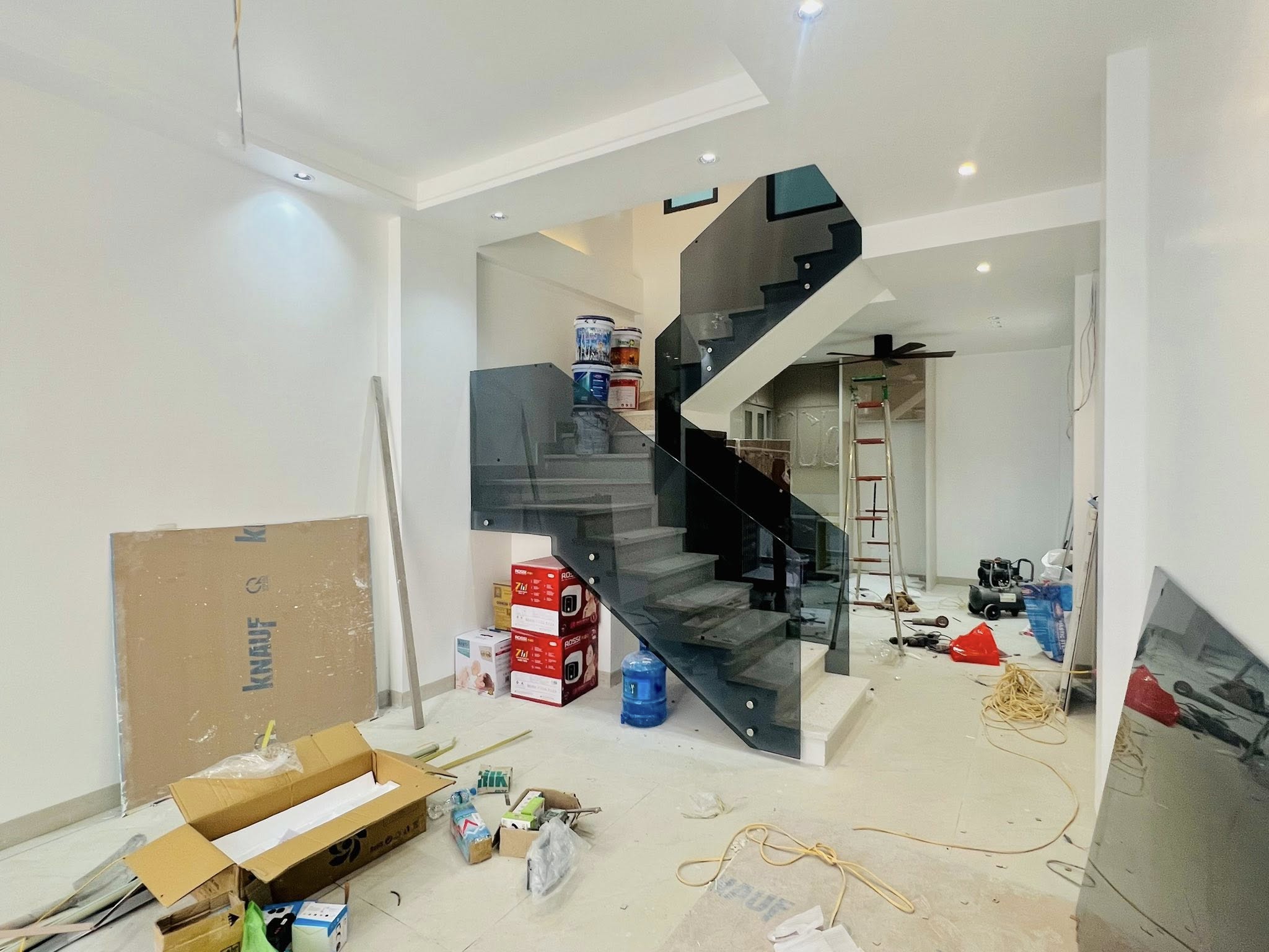 Nhà xây mới sau mặt đường Thiên Lôi, 45m 4 tầng, Giá 4.25 tỉ lô góc - Ảnh 1