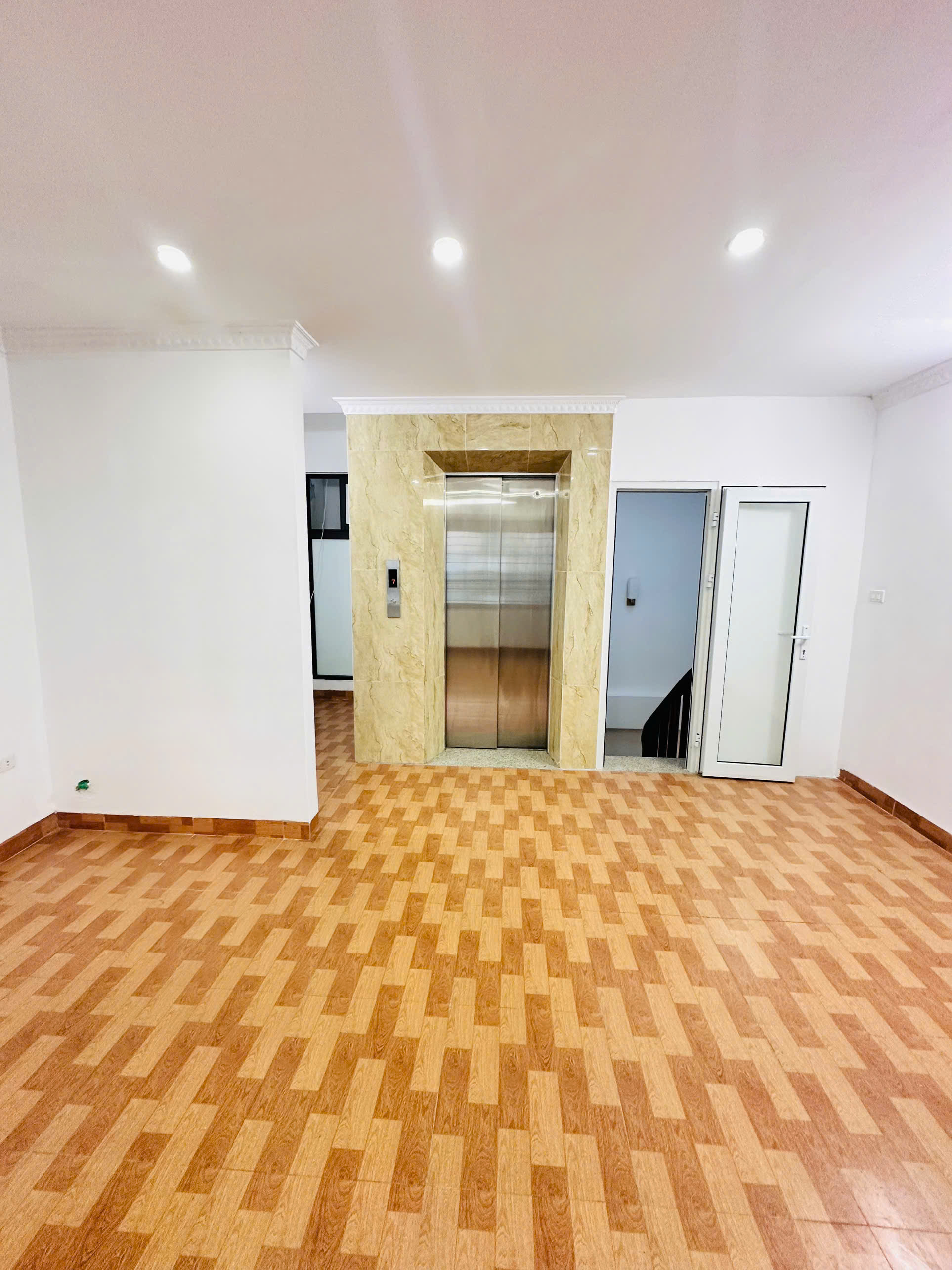 BÁN NHÀ VĂN TIẾN DŨNG 35M2X4T,MT=7M, VỈA HÈ 3M, Ô TÔ TRÁNH, DỪNG ĐỖ, 5.8 TỶ - Ảnh 1