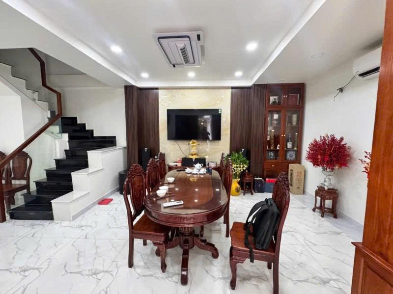 Bán nhà lô góc, HXH 5m Nguyễn Cảnh Chân - gần Trần Hưng Đạo, 5,5x12m, 3 tầng, 14,95 tỷ - Ảnh chính