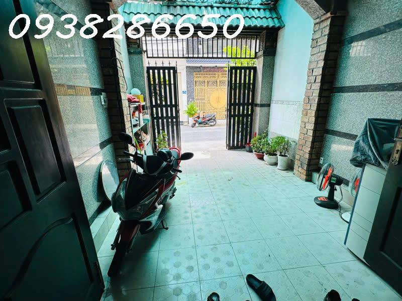 Bán Nhà Phường Tân Chánh Hiệp Quận12 , Nhà 4 Tầng: DT:( 4m x 17m ), Sổ Công Nhận 67m2 - Ảnh 1