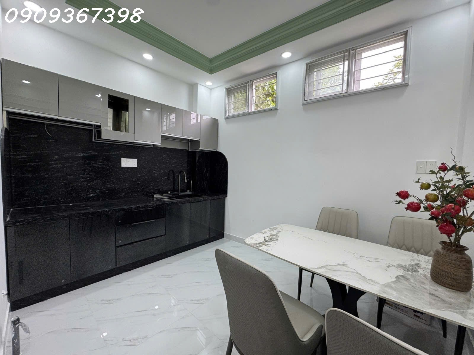 CHỈ 5.9 TỶ - NHÀ 3 TẦNG ÂU DƯƠNG LÂN - CÁCH QUẬN 1 CHỈ 1KM - FULL NỘI THẤT. - Ảnh 1