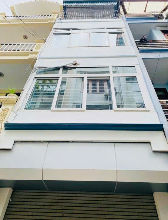 Bán nhà phân lô ngay Ngã Tư Sở, nhà mới, gara ô tô, 46m2, 5 tầng, 14,9 tỷ. - Ảnh 1