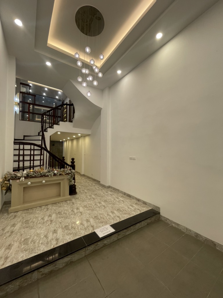 Bán nhà Láng, Đống Đa, ngõ ô tô, 2 thoáng 42m2, 5 tầng, đủ đồ, chỉ 12.85 tỷ - Ảnh chính