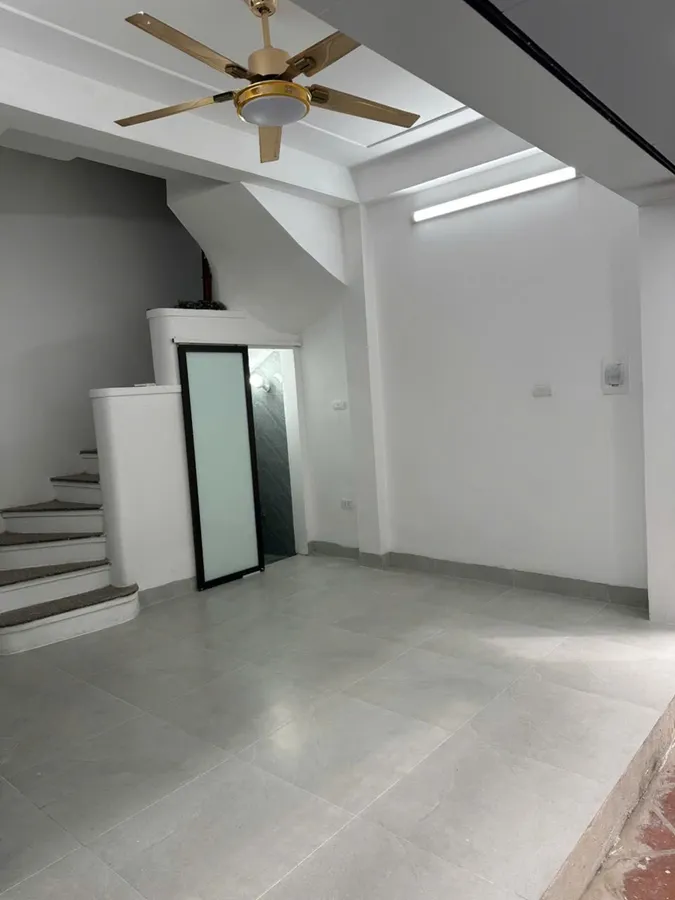 Bán Nhà Thịnh Quang. Đống Đa. DT 20m2. MT 4,2m. 5 Tầng. Giá 5,38 Tỷ. - Ảnh 1