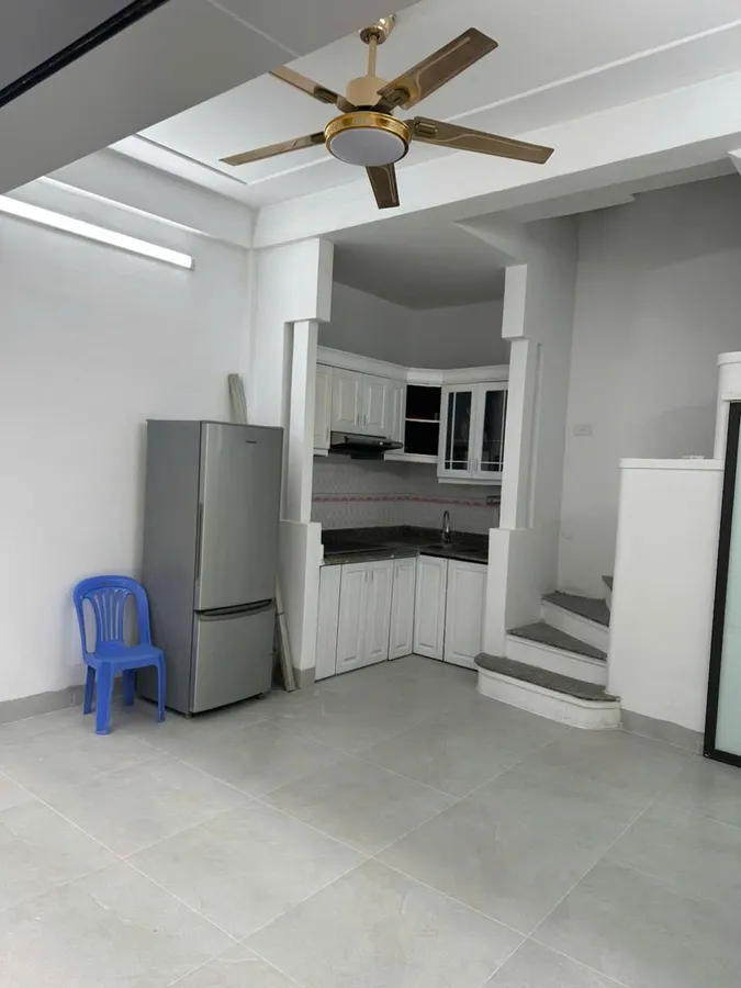 Bán Nhà Thịnh Quang. Đống Đa. DT 20m2. MT 4,2m. 5 Tầng. Giá 5,38 Tỷ. - Ảnh chính