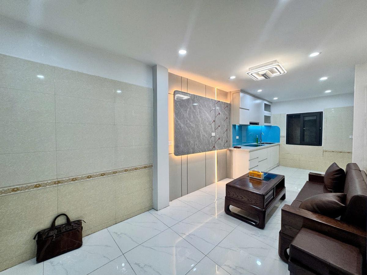 BÁN NHÀ - Đội Cấn -30m2 - NHIỀU TIỆN ÍCH XUNG QUANH - Ảnh 1