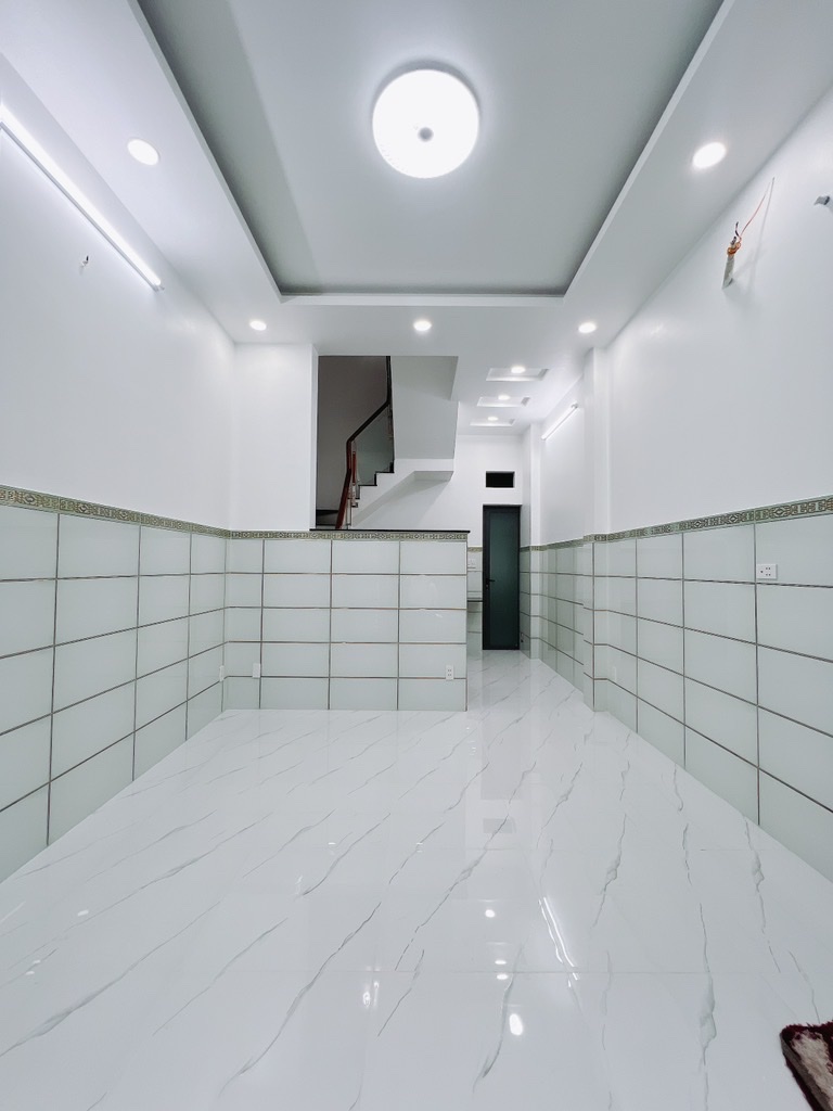 NHÀ BÁN KHU PHÂN LÔ ĐƯỜNG XE HƠI 4M HOÀNG DIỆU- KHU DÂN CƯ SẦM UẤT- THÔNG RA VĨNH KHÁNH-QUA QUẬN 1 - Ảnh 4