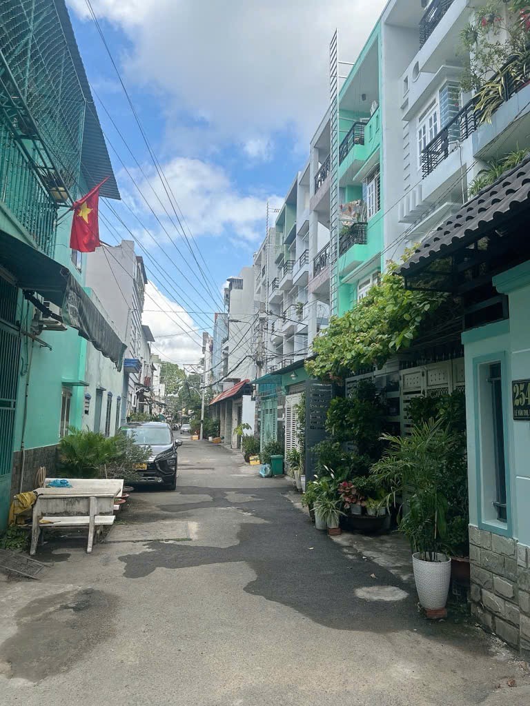 NHÀ BÁN SIÊU HIẾM - 115M² - NGANG KHỦNG 5,5M - 4 TẦNG - HẺM 1 TRỤC 6M - GẦN CV & CHỢ HẠNH THÔNG QUANG TRUNG - CHỈ HƠN 12 TỶ - Ảnh chính