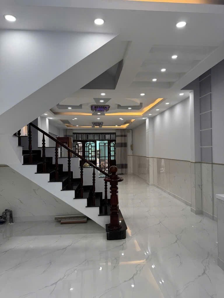 NHÀ BÁN SIÊU HIẾM - 115M² - NGANG KHỦNG 5,5M - 4 TẦNG - HẺM 1 TRỤC 6M - GẦN CV & CHỢ HẠNH THÔNG QUANG TRUNG - CHỈ HƠN 12 TỶ - Ảnh 2