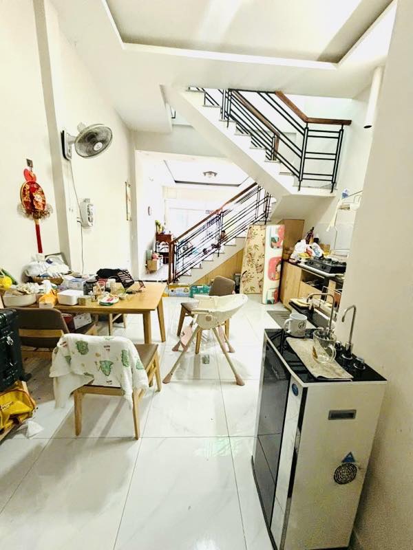 TÂN SỚN NHÌ - NHÀ 2 TẦNG MỚI ĐẸP - HẺM XE HƠI NGỦ NHÀ - 50M2 - GIÁ MỀM NHỈNH 7 - Ảnh 3