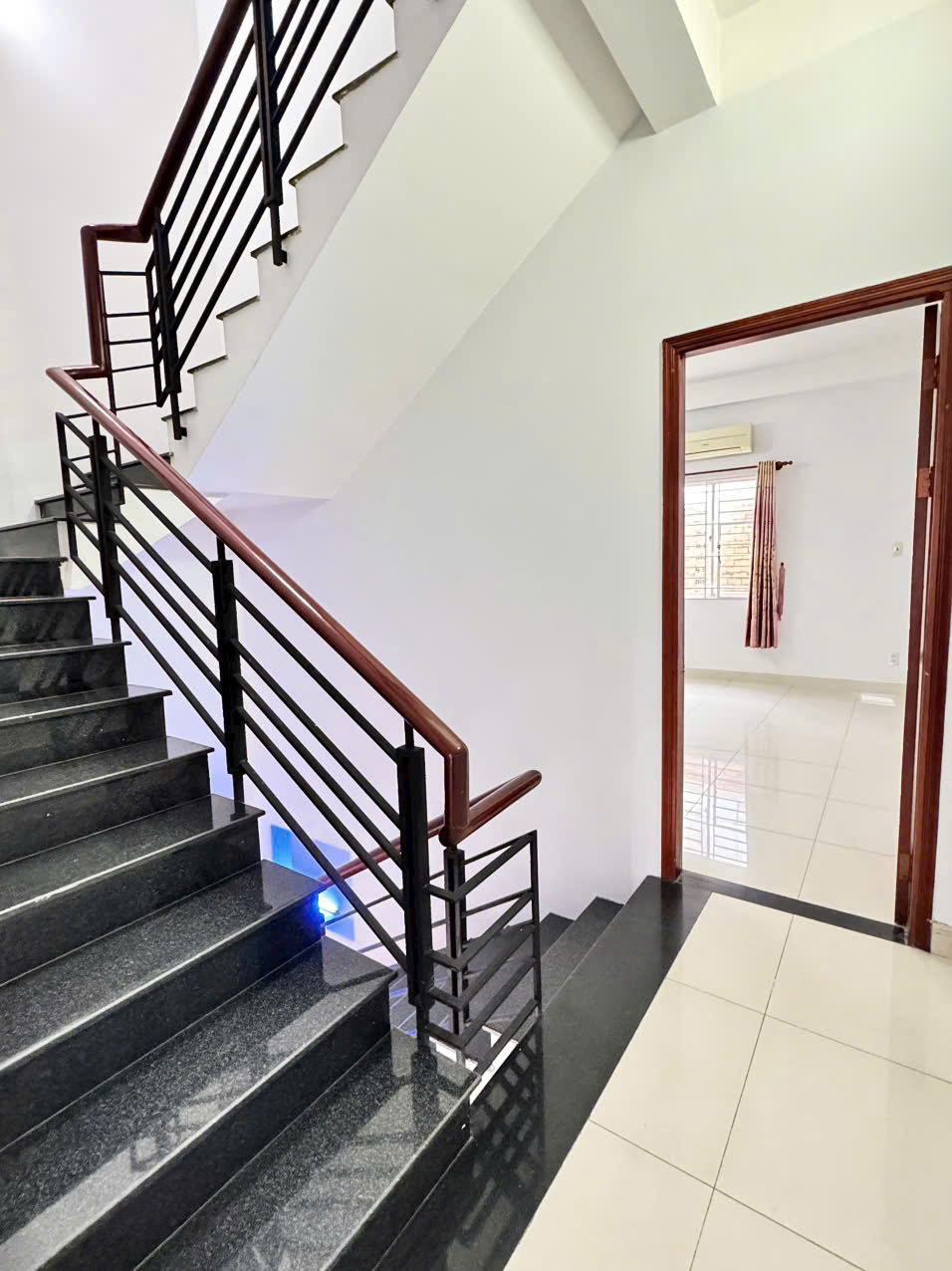 Cần bán nhà HXH đường Vũ Tùng, P2, Q.Bình Thạnh, 4.3m x 19m, giá 9.6 tỷ - Ảnh 1