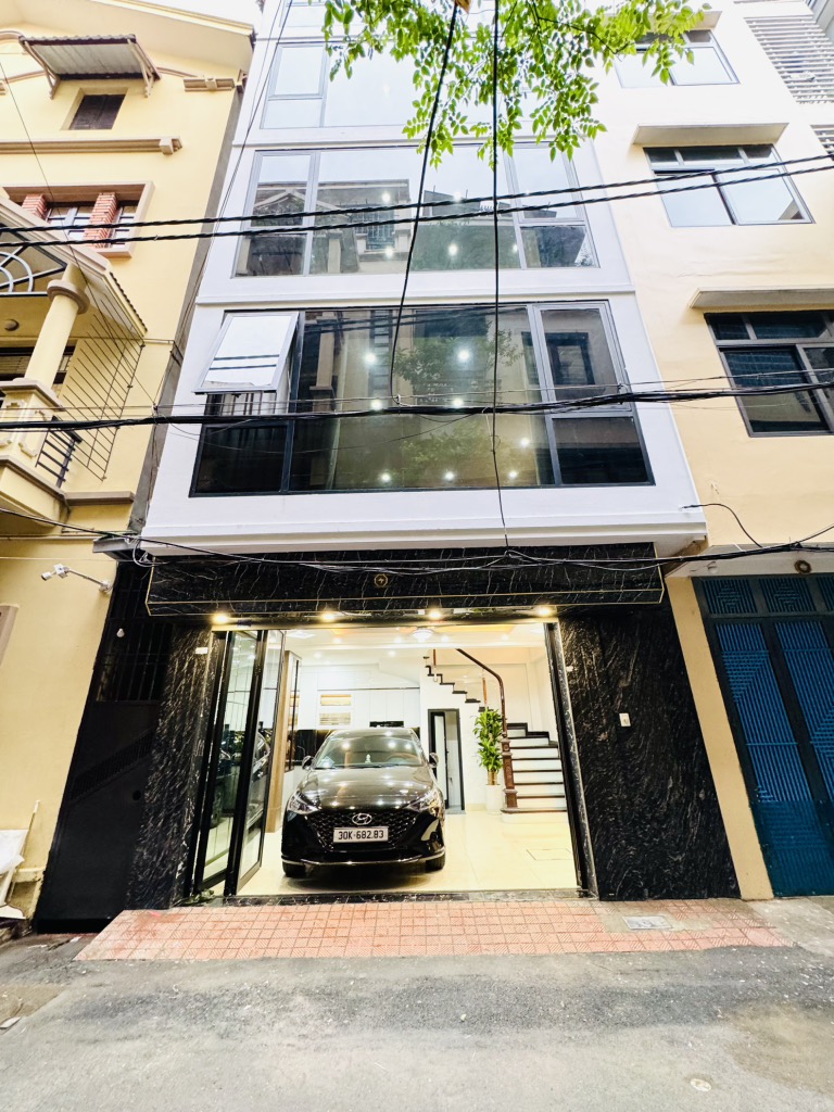 Lê Trọng Tấn 36m, Tàng long tụ thủy đại gia về ở, ô tô ở trong nhà - Ảnh chính