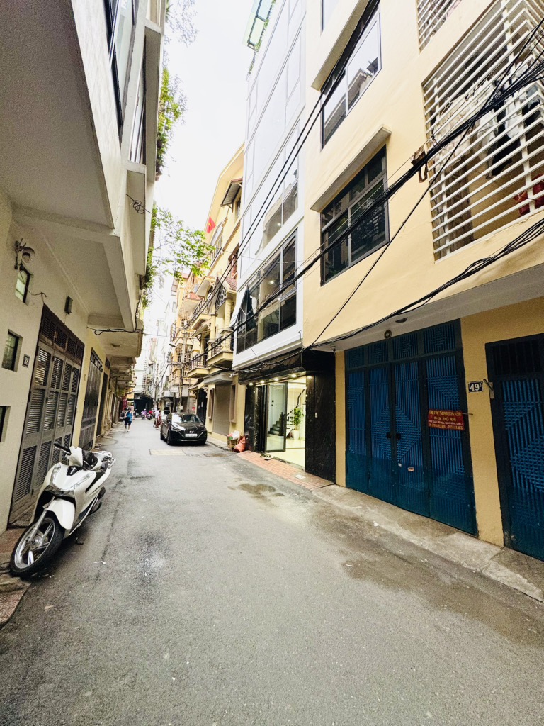 Lê Trọng Tấn 36m, Tàng long tụ thủy đại gia về ở, ô tô ở trong nhà - Ảnh 1