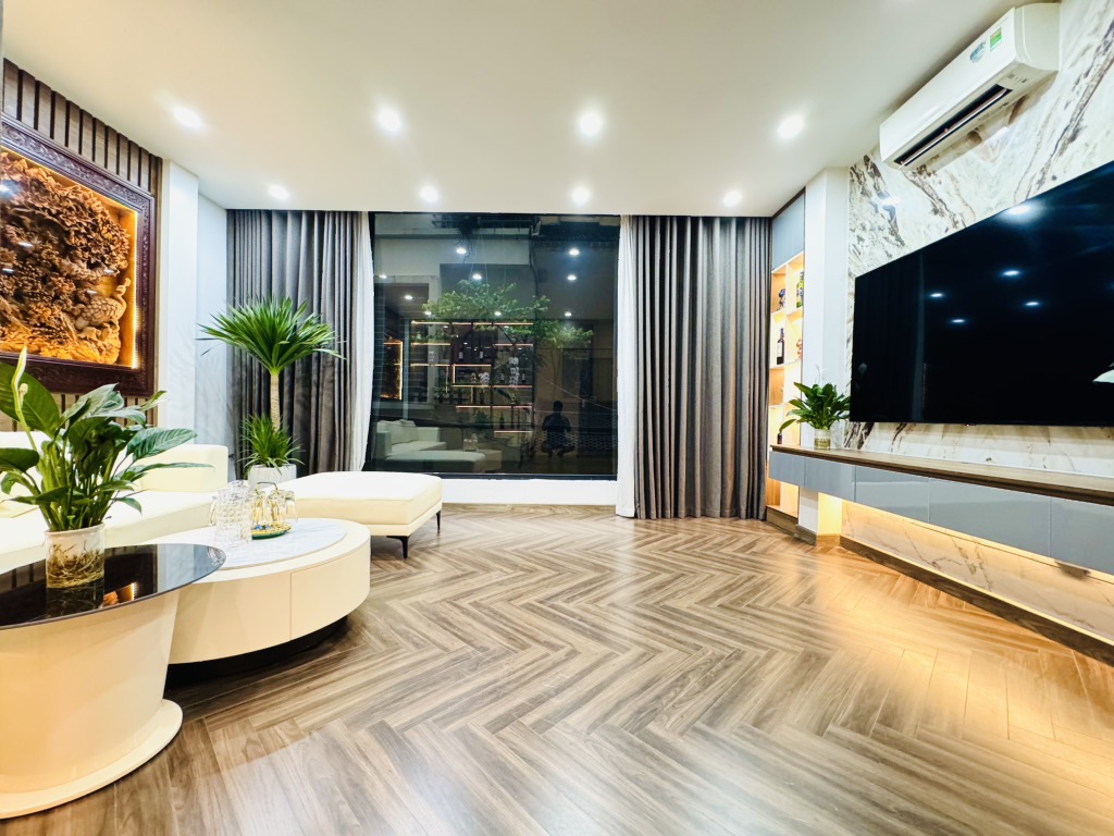 Lê Trọng Tấn 36m, Tàng long tụ thủy đại gia về ở, ô tô ở trong nhà - Ảnh 4