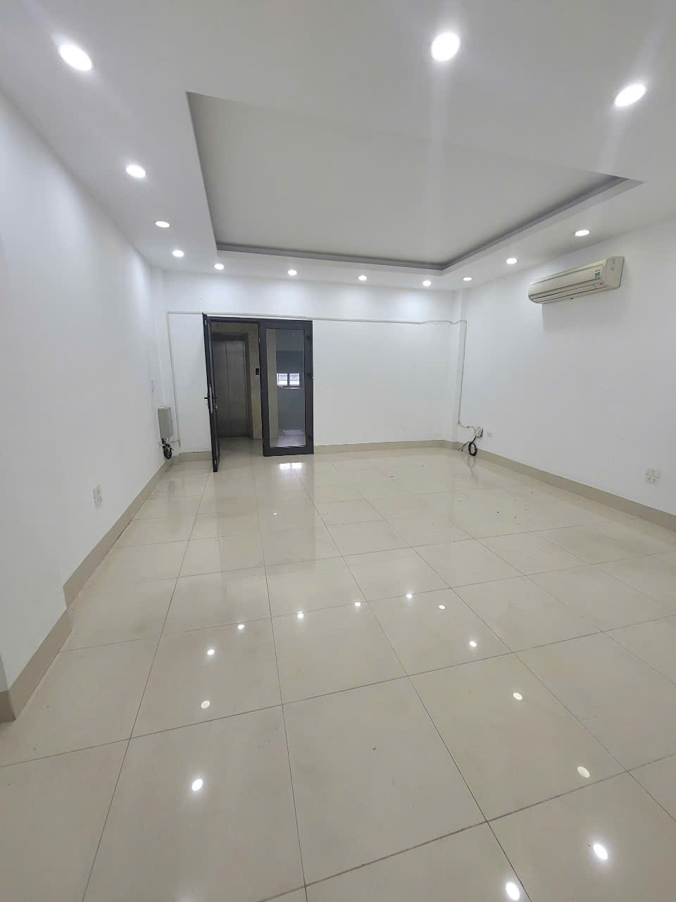 CHO THUÊ VĂN PHÒNG (MBKD) TẠI NGÕ 168 NGUYỄN XIỂN DT 80M2 CHỈ 8.5TR/TH. LH:0987519509. - Ảnh 2