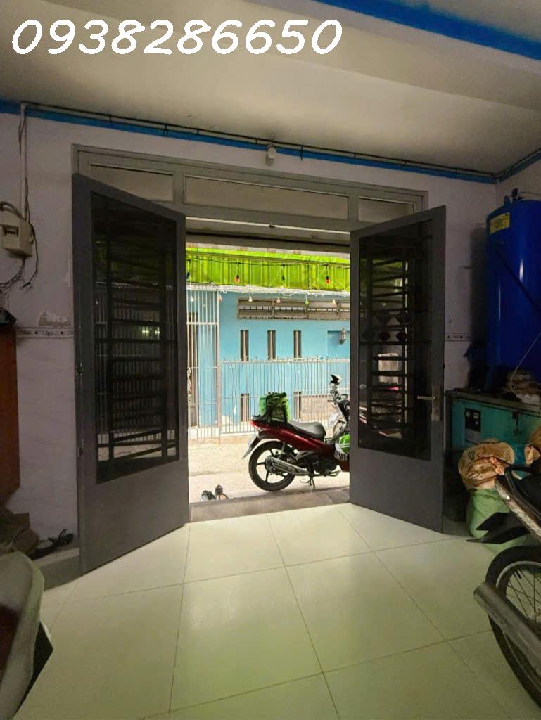 Nhà 2 lầu Đúc Kiên Cố , DT 63m2 - 3PN, 2WC, DT: ( 5m x 12,5m ) .Đường Nguyễn Thị Đặng Phường Tân - Ảnh 2