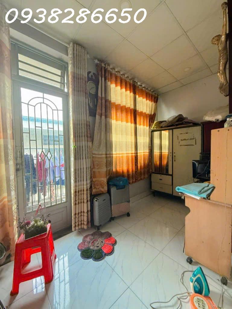 Nhà 2 lầu Đúc Kiên Cố , DT 63m2 - 3PN, 2WC, DT: ( 5m x 12,5m ) .Đường Nguyễn Thị Đặng Phường Tân - Ảnh 3