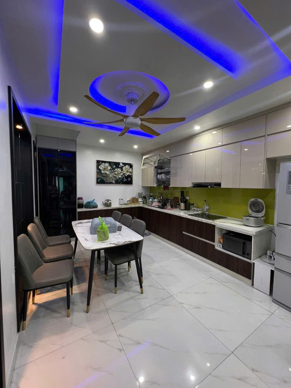 Bán nhà 83m 4 tầng, ô.tô đỗ sân, Giá 4.2 tỉ gần ngã 4 Thiên Lôi - Phúc Tăng - Ảnh 2