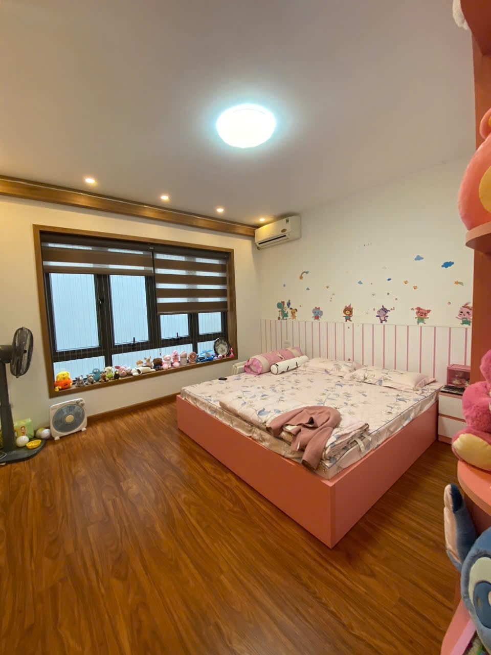 BÁN NHÀ ĐẸP NGỌC THỤY – 5 TẦNG FULL NỘI THẤT – 73M² – GIÁ 12.5 TỶ<br>THIỆN CHÍ BÁN NHANH – GẦN PHỐ – - Ảnh chính